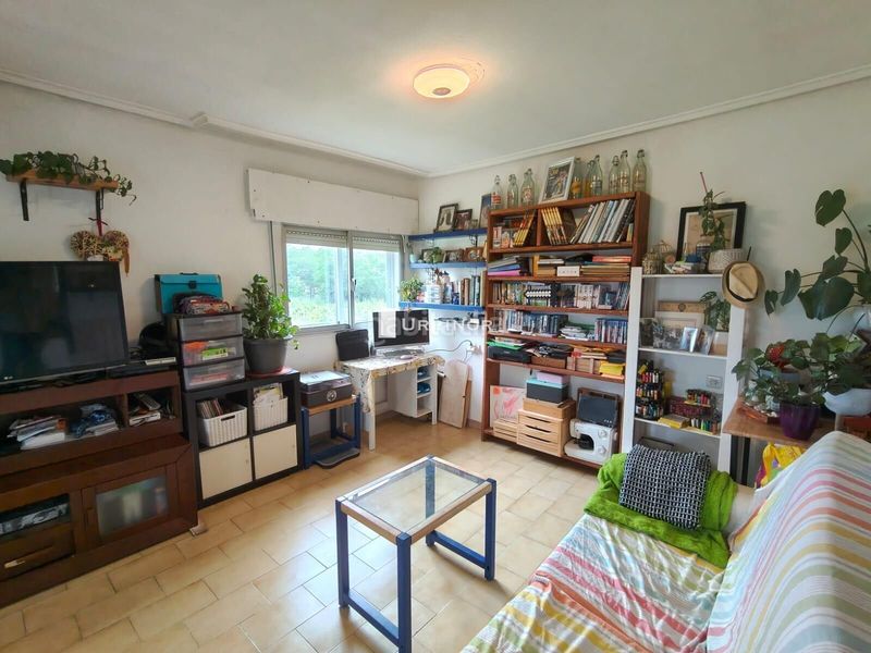 Foto f6187b45-53da-430a-b674-cf19c5c67b0f. Casa amb aparcament a Leiro