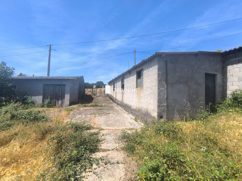 Foto e90db495-59ec-46a3-8479-e4901568fa7c. Casa amb aparcament a Merca (A)