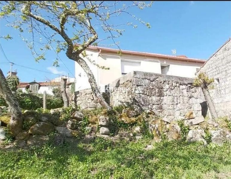 Foto 0ee9ac88-ebe0-4f18-8c1c-8f759e4e367a. Casa amb aparcament a Nogueira de Ramuín