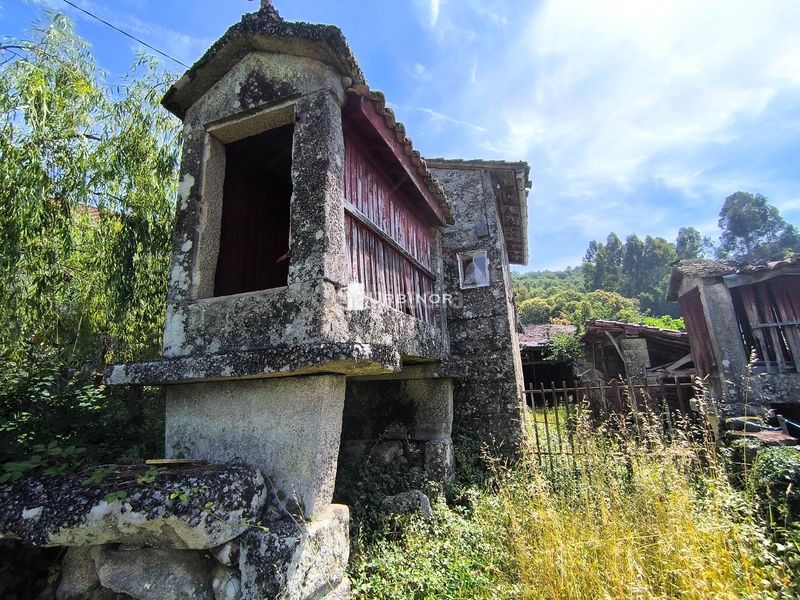 Foto 59d77720-8269-43c6-b1a5-d38f592309c6. Casa amb aparcament a Nogueira de Ramuín