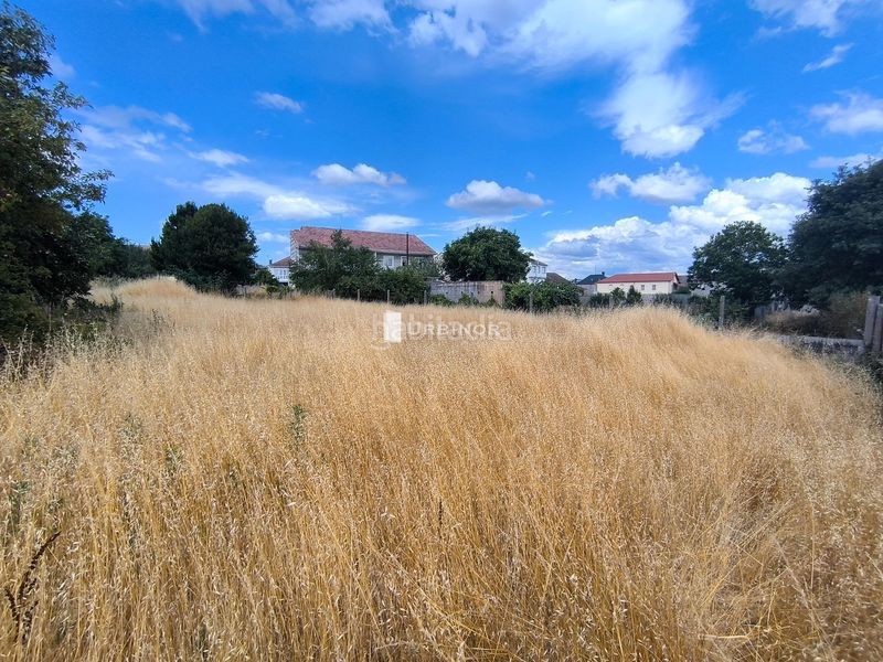 Foto aaec7728-9ed6-4497-b254-73354a0a0d68. Casa amb aparcament a Trasmiras