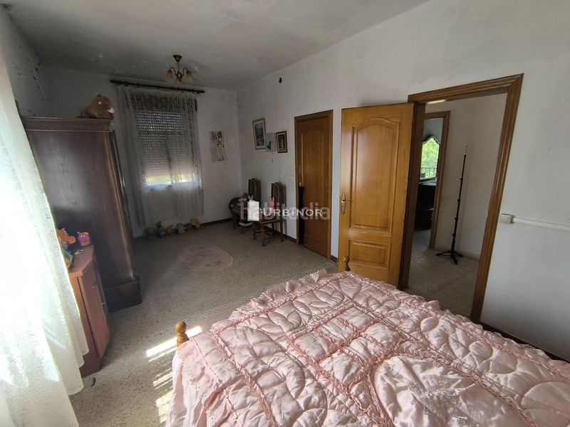 Foto e9bcce66-faa3-4984-b652-1b969d29e0c8. Casa amb aparcament a Trasmiras