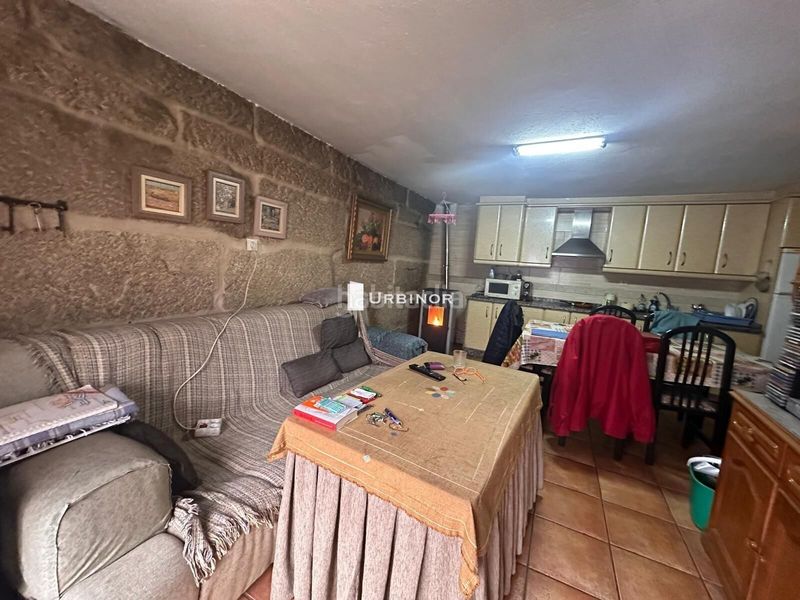 Foto 9dee563b-7536-4475-b45d-92521094a1a9. Casa amb calefacció a Rairiz de Veiga