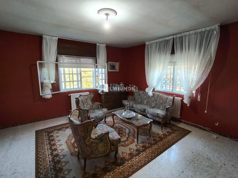Foto af8dac16-1f8a-47fd-8221-0a43b37a72e6. Casa amb calefacció a Ventiun Ourense
