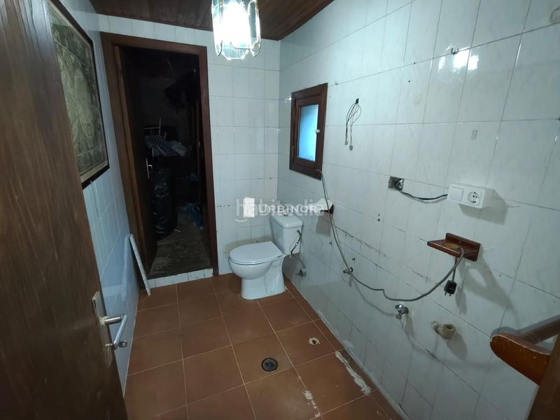 Foto bd344674-c7e6-4dad-a7b9-9f7d93eb1f03. Casa amb calefacció a Ventiun Ourense