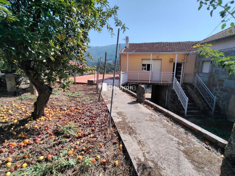 Foto 2c4403c7-115a-4ef5-bdbe-606e58fa1b71. Casa amb calefacció aparcament a Arnoia (A)