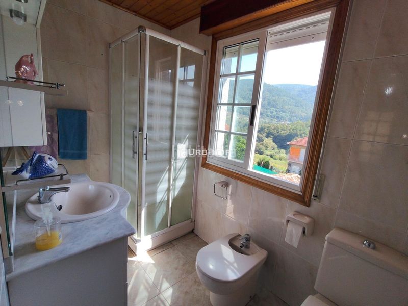 Foto e339b11c-066a-494d-b2fb-da934e9c16c4. Casa amb calefacció aparcament a Arnoia (A)