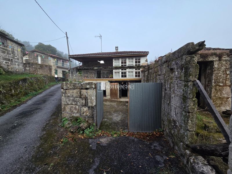 Foto c2bc298c-ec4d-487f-96ac-10121835c34d. Maison dans Esgos