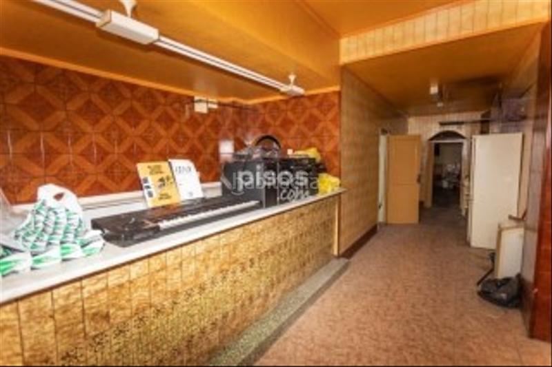 Foto 0603287f-96db-4052-ad74-f2bcfb5bd69d. Local comercial a Las Delicias Zaragoza