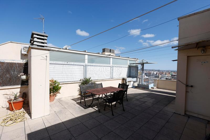 Foto 1ec318c9-4643-41a0-98dc-f3ce33f45f53. Alquiler ático gran ático en alquiler en San José alto. terraza solarium de 90 m². en Zaragoza