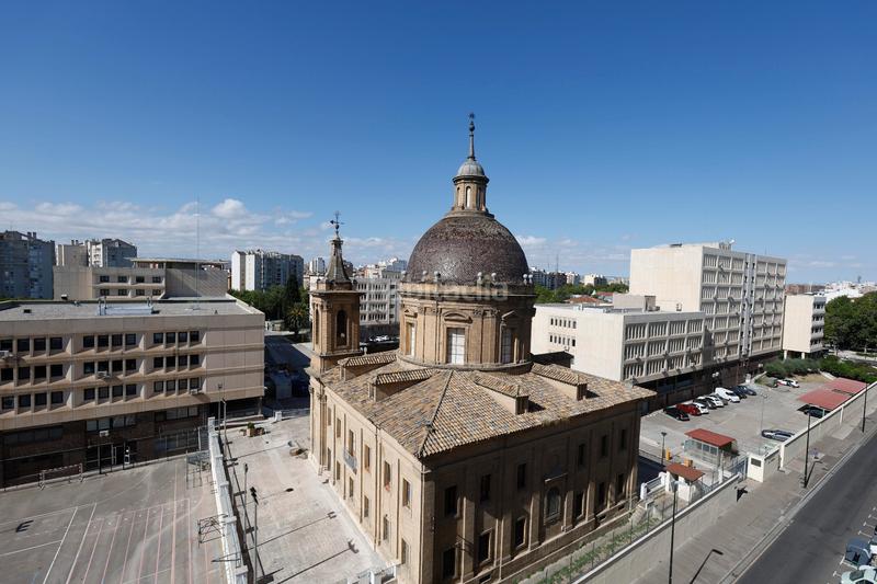 Foto 2c0d5699-5ec4-4317-9243-5b1148abf478. Alquiler ático gran ático en alquiler en San José alto. terraza solarium de 90 m². en Zaragoza