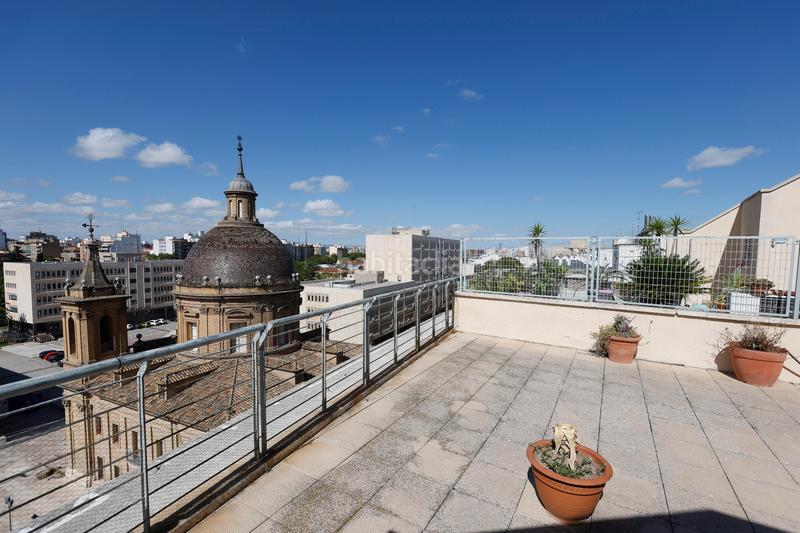 Foto 5c4c83f4-40a0-4b06-ad46-3bfa95580e27. Alquiler ático gran ático en alquiler en San José alto. terraza solarium de 90 m². en Zaragoza