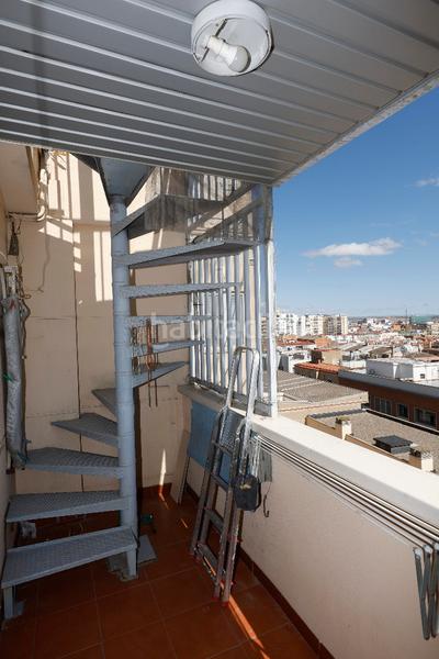 Foto ac55992b-6bed-44fa-86dd-a66ed5a4022d. Alquiler ático gran ático en alquiler en San José alto. terraza solarium de 90 m². en Zaragoza
