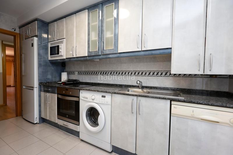Foto c64d6193-821f-4fb3-b54d-0a8c4d3395a7. Alquiler ático gran ático en alquiler en San José alto. terraza solarium de 90 m². en Zaragoza
