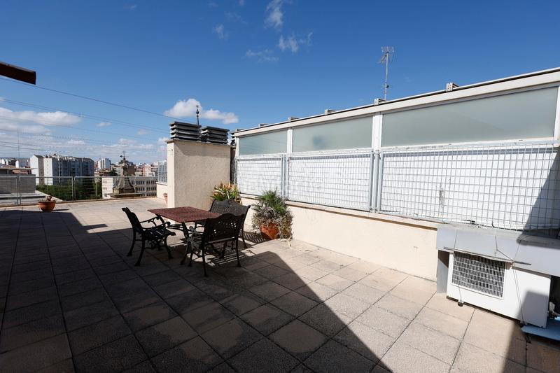 Foto ee27e60f-dfbd-41f5-87c8-9ebd2c771bfa. Alquiler ático gran ático en alquiler en San José alto. terraza solarium de 90 m². en Zaragoza