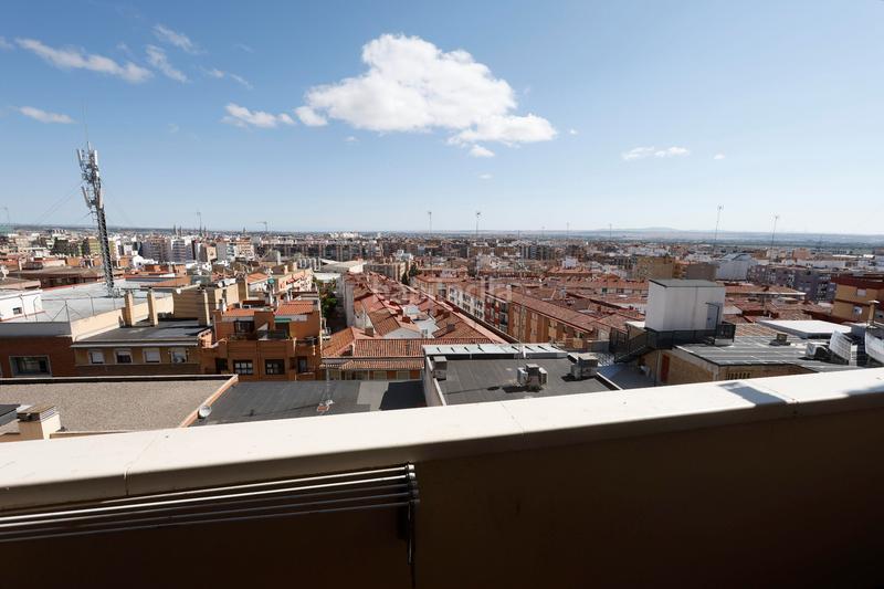 Foto 36a42c5e-6a06-47b5-b572-b07a57bc4606. Lloguer àtic amb calefacció aparcament a San José Zaragoza