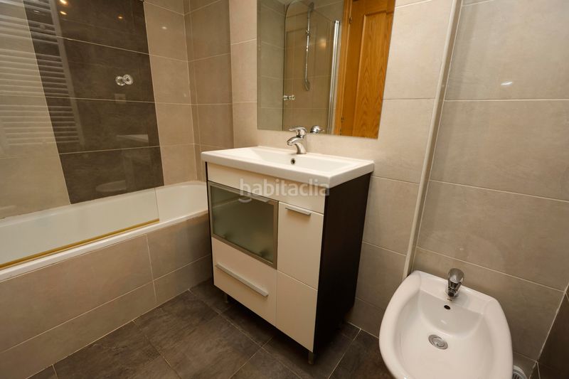 Foto bf9266a7-dc68-4082-9fd3-9bac8a4440a3. Apartament amb calefacció piscina a Valdespartera Zaragoza