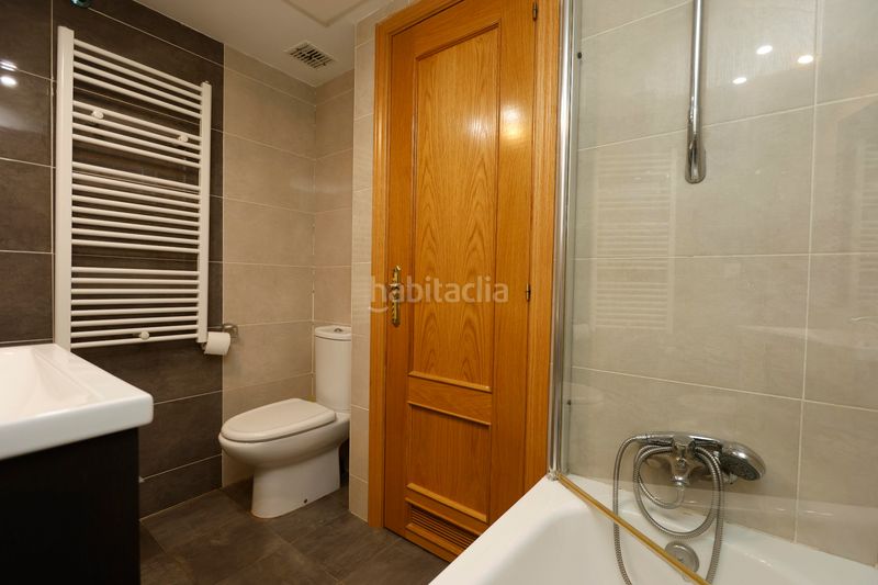 Foto e5c01b75-ae63-42b2-85d7-7f54d9b9dec1. Apartament amb calefacció piscina a Valdespartera Zaragoza
