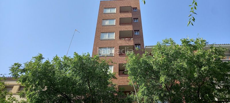 Foto b80ca26b-13de-4886-aed5-69ae90d8f165. Edificio  completo en venta en almozara. planta baja + siete alturas. excelente situación. en Zaragoza