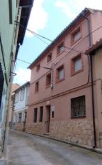 Casa aparellada  Calle remedio. Casa de pueblo con dos escaleras 300m2
