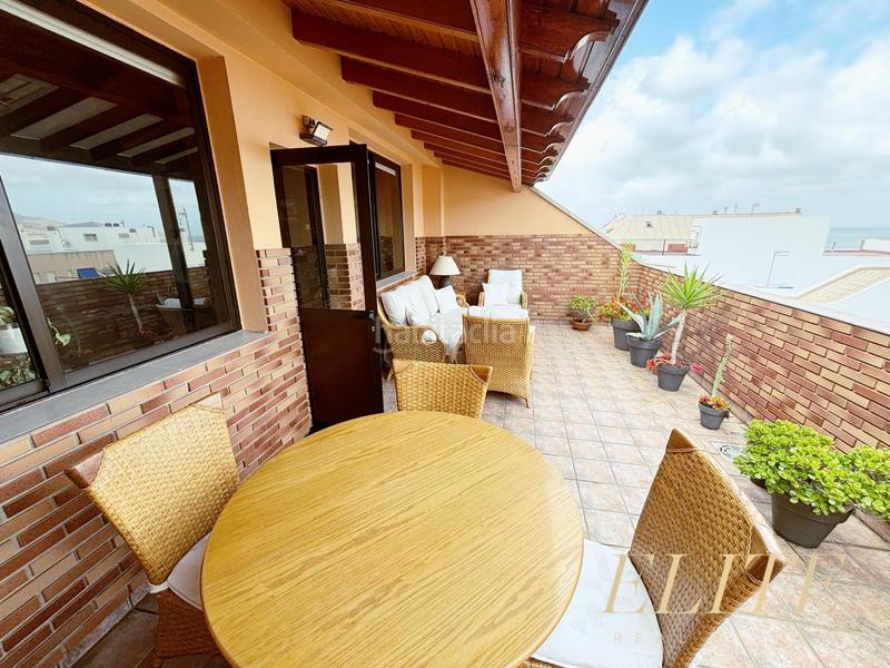 Foto 875f4158-98d4-4424-8034-c8ef1fa6da4c. Dúplex en Guanarteme Palmas de Gran Canaria (Las)