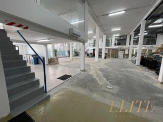 Location Local commercial  Avenida avenida de moya. Espacioso localalmacén en eurocenter  ubicación estratégica en e