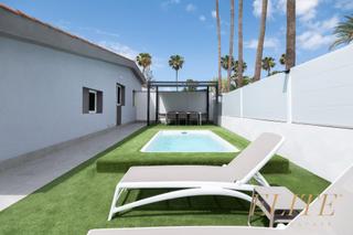 Casa aparellada a Avenida gran canaria de 76
