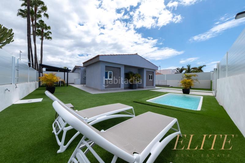 Foto 1cb3bcff-f233-44d7-9303-7d1a69f9ec46. Casa aparellada a calle canada 10 a Playa del Inglés San Bartolomé de Tirajana