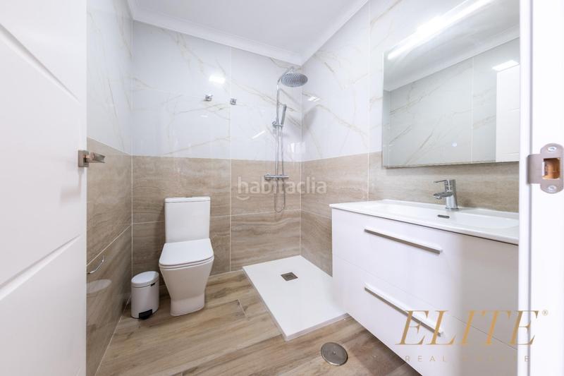 Foto 00801b97-49f5-4c40-a37b-81ebcefb66fa. Casa pareada en calle canada 10 en Playa del Inglés San Bartolomé de Tirajana