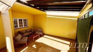 Casa adossada en Calle beleten 18. Casa adosada con terraza, garaje y vistas a la montaa en la pas