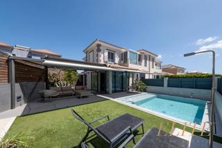 Towny house in Calle mar mediterraneo 26. Chalet de lujo en meloneras, gran canaria