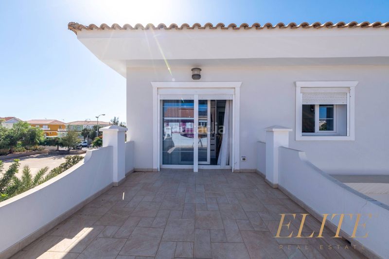 Foto ddb6102f-83bf-40b8-8a8c-120f853a954d. Towny house in calle tirso de molina 7 in Sonnenland San Bartolomé de Tirajana