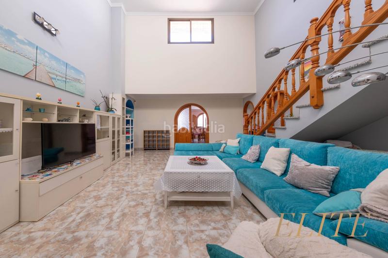 Foto e9a61e93-cae7-49fd-897a-bf12c7096f0b. Casa adossada a calle alc jose hidalgo carreño 22 a San Bartolomé de Tirajana