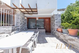 Duplex à Calle gran canaria 7. Apartamento dúplex con vistas al mar en puerto rico  terraza pri