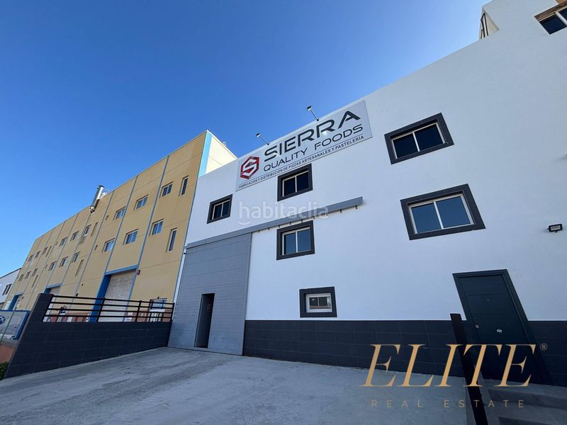 Foto a8441711-1b42-43b9-a9f1-0ac3eda51c9c. Rent industrial building in calle brezo 8 in Cruce de Arinaga Agüimes