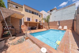 Casa a schiera in Amazonas 9. Exclusiva vivienda unifamiliar independiente con piscina en la m