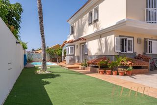 Doppelhaus in Calle TOMAS MORALES 5