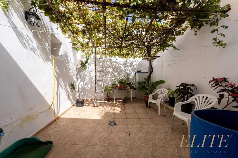 Foto e360d927-e04f-444b-b71d-36a90e7426df. Ground floor in calle maestro jose he 14 in Arucas casco Arucas