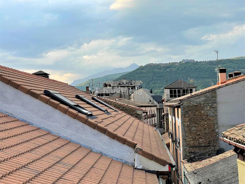 Foto 9e20b5cb-9116-48e2-8908-5ee07e31c971. Àtic amb calefacció piscina a Casco Antiguo - Ciudadela Jaca