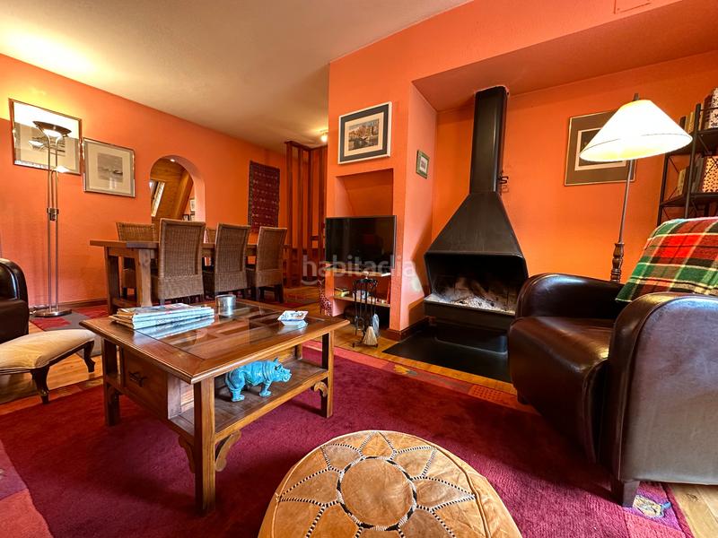 Foto 0eddabc4-3dd0-4548-b5a2-6f123d24840a. Dúplex a calle única 4b a Aisa