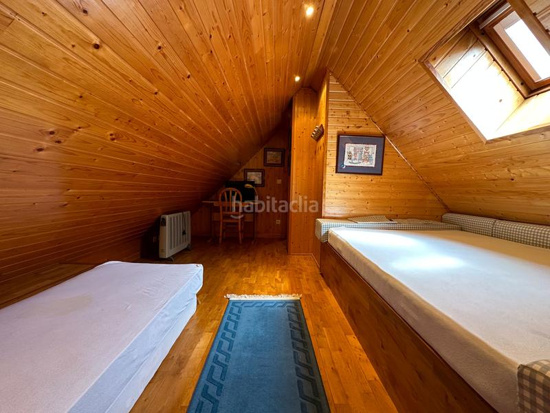 Foto ccb86b70-5c69-4344-b06a-1dddb73f1f79. Dúplex a calle única 4b a Aisa