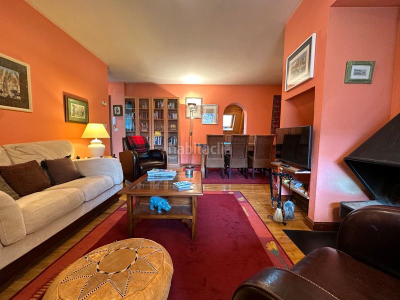 Foto f84989c6-e8aa-4155-9b5d-d6cac44d7411. Dúplex a calle única 4b a Aisa