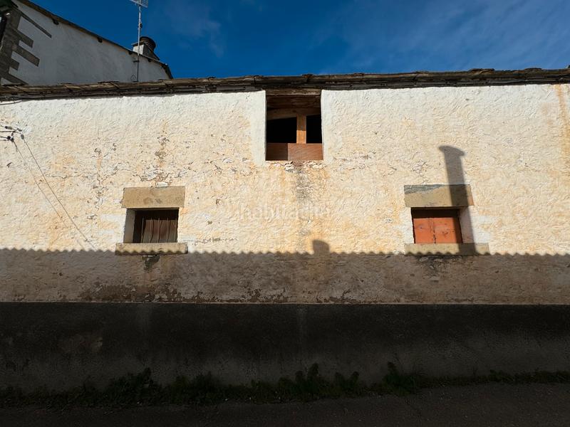 Foto 47d250c7-831c-4dee-8fb9-1756b9074b66. Masia amb xemeneia aparcament a Poblaciones Sur Jaca