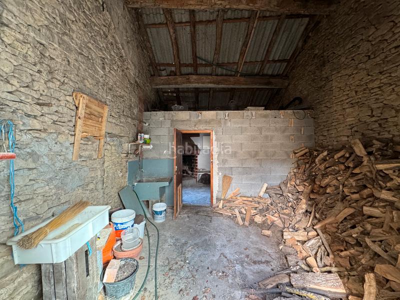 Foto cbac862c-732d-4458-a5d4-73932f9fde1c. Masia amb xemeneia aparcament a Poblaciones Sur Jaca