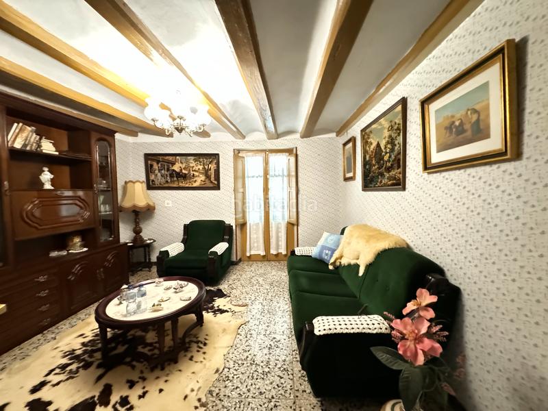 Foto deee0c2a-f902-4232-b26e-50f77aad8b99. Casa amb xemeneia aparcament a Canal de Berdún