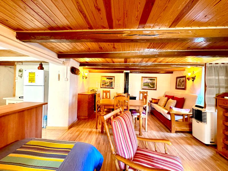Foto c683f183-21b5-45dc-b89d-2a4aa2b53e56. Appartement avec cheminée chauffage dans Bailo