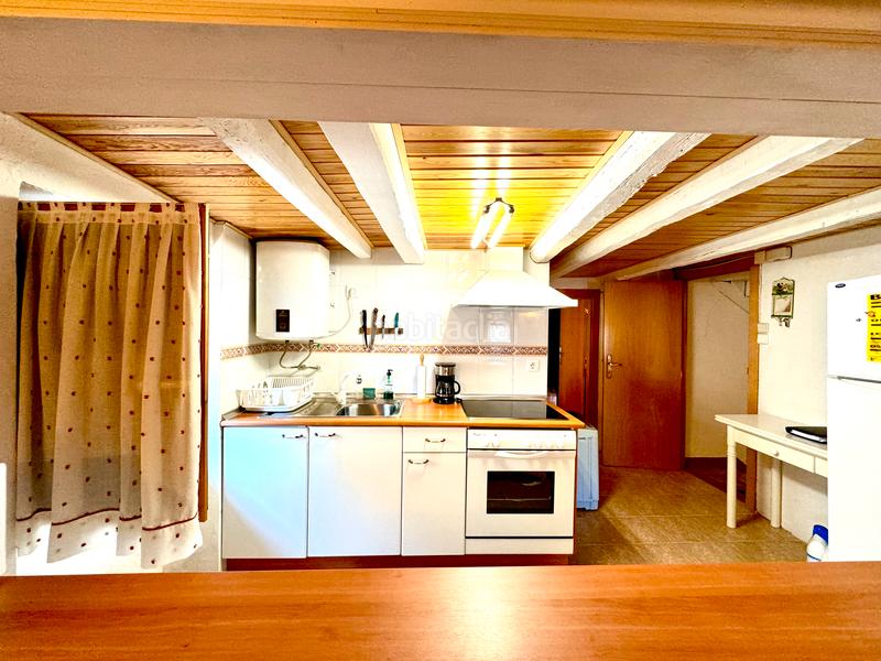 Foto d90d8495-112a-4c18-a80c-a1d60d3f703e. Appartement avec cheminée chauffage dans Bailo