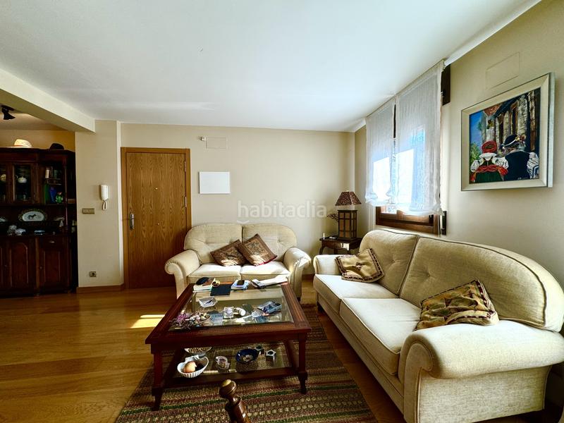 Foto e949491e-03f6-42c1-bb74-cee6fc1e0685. Zweistöckige wohnung mit kamin in Ansó