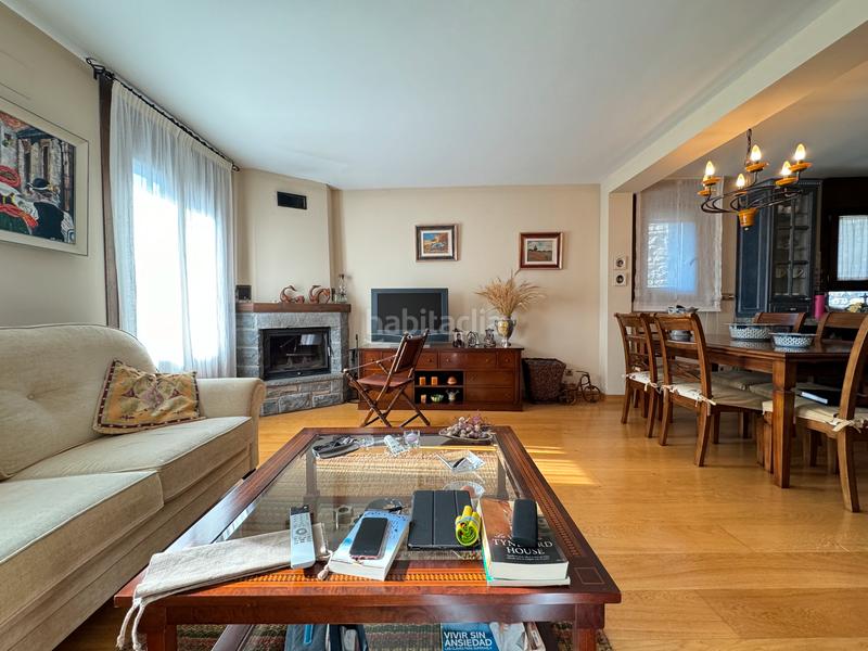 Foto ed3896ca-db11-47c9-9c0f-c9252aa398c9. Zweistöckige wohnung mit kamin in Ansó