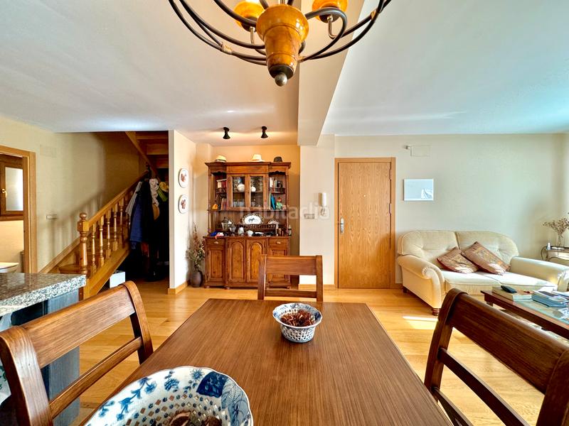 Foto f6f01281-eef8-416c-9048-84c2f77c4e02. Zweistöckige wohnung mit kamin in Ansó